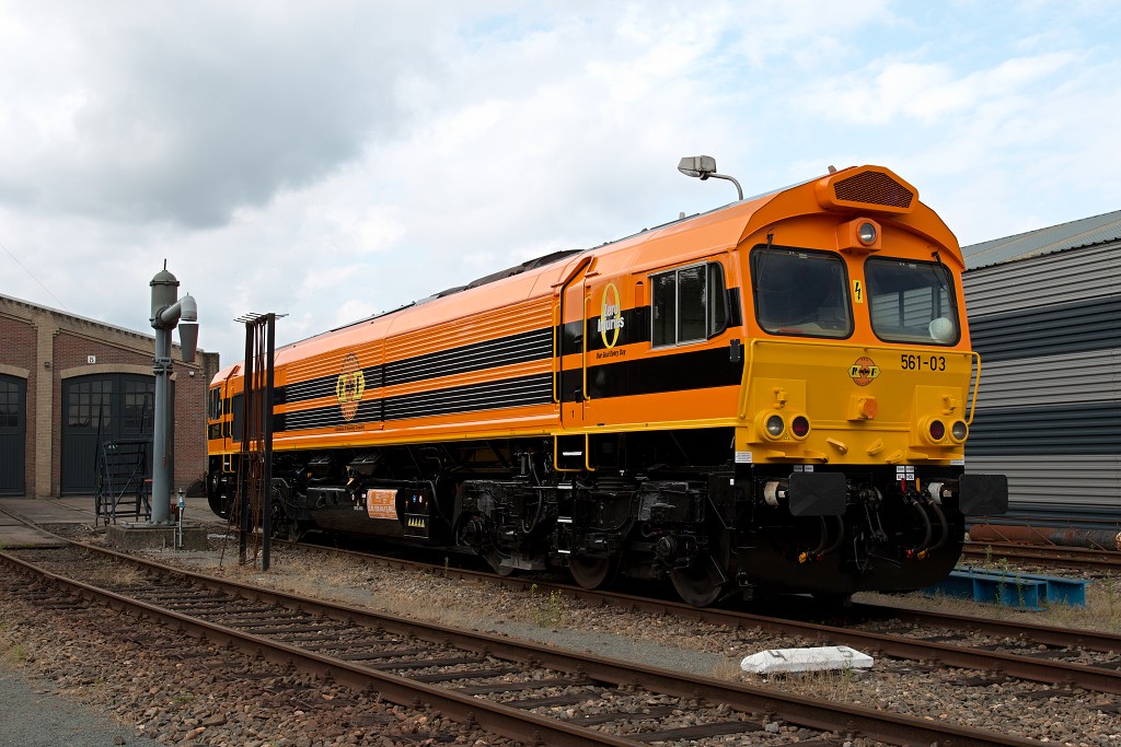 spoorweg spoorwegen hdr ns trein treinen locomotief verkeer transport openbaar vervoer spoor stoomlocomotief station